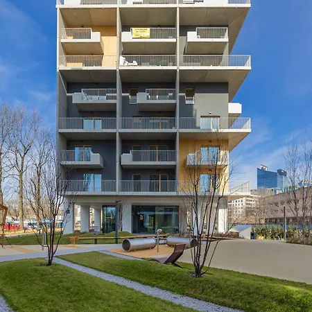 Appartamento Elegant With Parking & Balcony In The Centre By Renters Prestige