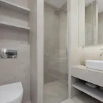 Elegant With Parking & Balcony In The Centre By Renters Prestige アパート